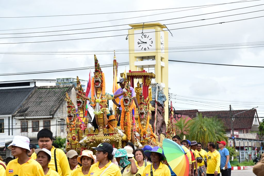 มทร.ศรีวิชัย วิทยาเขตตรัง ร่วมประเพณีไทยสืบทอดวิถีวัฒนธรรมท้องถิ่น “ลากพระ ณ วัดสิเกา และวัดไม้ฝาด” - มทร.ศรีวิชัย (RMUTSV)